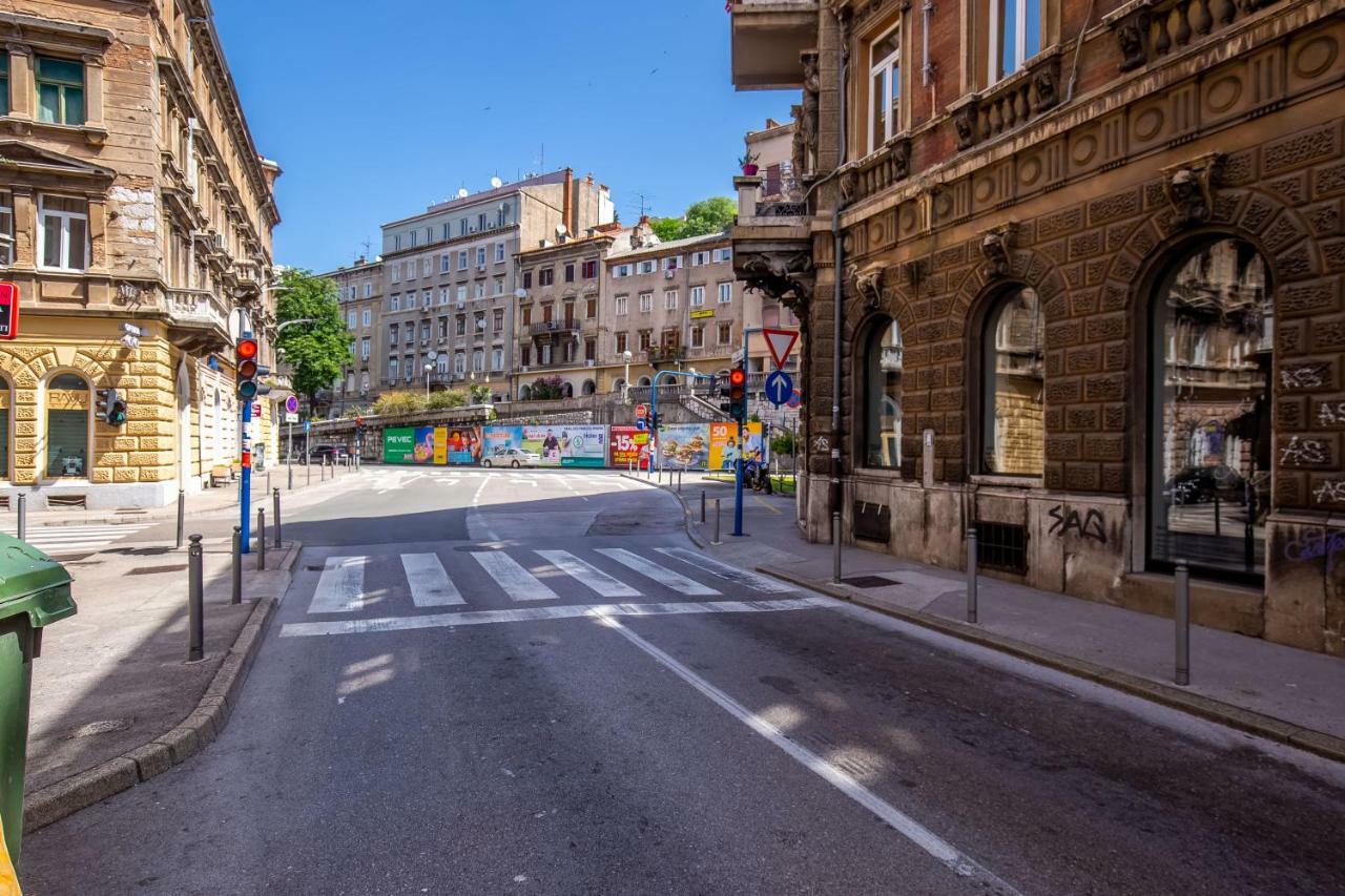 Residence Inn Rijeka Bagian luar foto